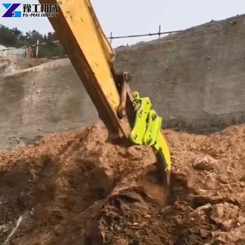 excavator ripper working site